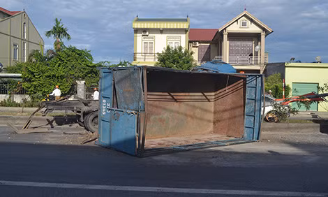 Một số hình ảnh tại hiện trường.