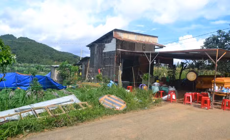 Căn nhà của các nạn nhân và vị trí chôn xác chị Đào.