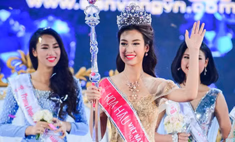 Hoa hậu Việt Nam 2016 đang phải đối mặt với nhiều chỉ trích về nhan sắc, đời tư... từ cộng đồng mạng.
