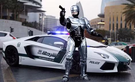 Cảnh sát robot đã được cảnh sát Dubai đưa vào thử nghiệm trên đường phố.