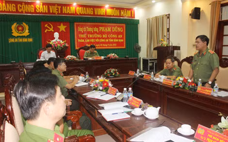 Quang cảnh buổi làm việc.
