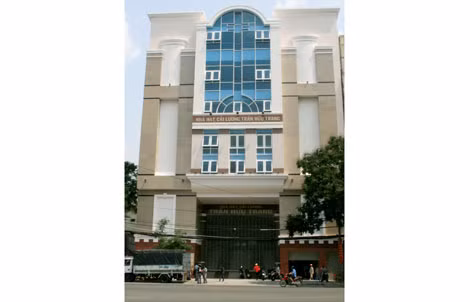 Nhà hát Cải lương Trần Hữu Trang được đầu tư hơn trăm tỉ nhưng xây xong lại "đắp chiếu".