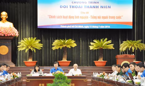 Đại diện Trung ương Đoàn, Bộ Nội vụ, lãnh đạo TP Hồ Chí Minh đối thoại với 300 chiến sĩ tình nguyên tại TP Hồ Chí Minh. Đại diện Trung ương Đoàn, Bộ Nội vụ, lãnh đạo TP Hồ Chí Minh đối thoại với 300 chiến sĩ tình nguyên tại TP Hồ Chí Minh.