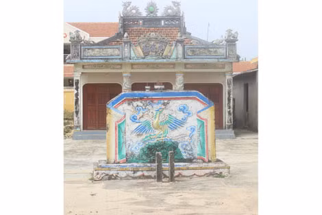 Đây là di tích tín ngưỡng cổ xưa còn sót lại, là nơi diễn ra lễ hội tín ngưỡng mang đặc trưng văn hóa biển.