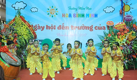 Một số tiết mục văn nghệ trong ngày khai giảng.