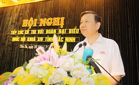 Bộ trưởng tiếp xúc cử tri.