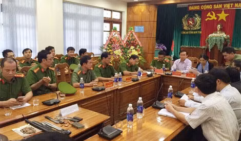 Toàn cảnh buổi họp báo.