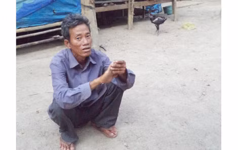 Một người đàn ông hiếm hoi ở xóm.