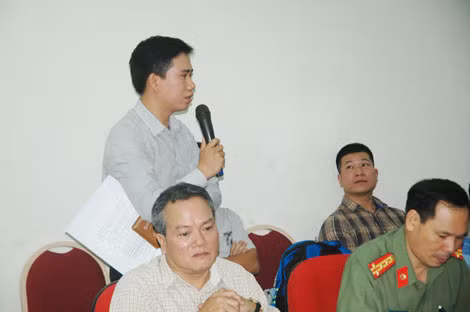 Phóng viên đặt câu hỏi tại buổi Gặp mặt báo chí công bố Giải. Phóng viên đặt câu hỏi tại buổi Gặp mặt báo chí công bố Giải.