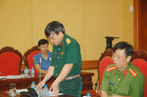 Đại diện Cục Dân quân tự vệ (Bộ Quốc phòng) góp ý vào Dự thảo Đề án.