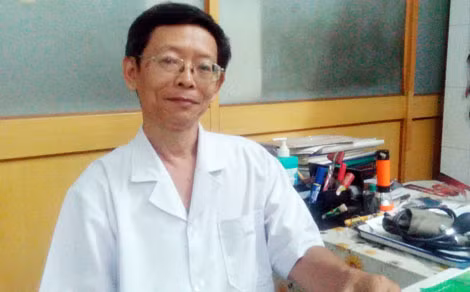 Bác sĩ Quan Vân Hùng. Bác sĩ Quan Vân Hùng.