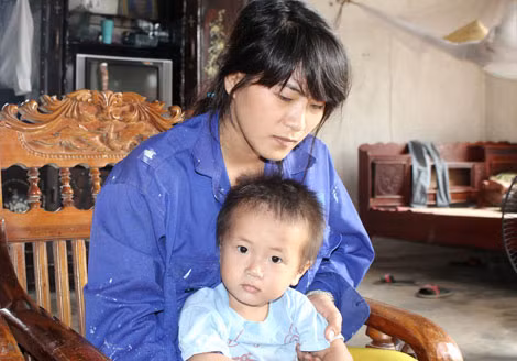 26 tuổi, chị Xuân đã là mẹ của 4 đứa con nheo nhóc.