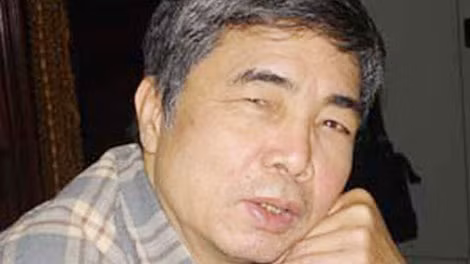 Nhà văn Trung Trung Đỉnh.