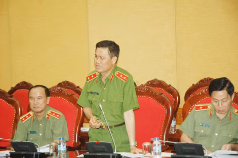 Trung tướng Đỗ Kim Tuyến, đại diện tham luận cho Tổng cục Cảnh sát Bộ Công an.