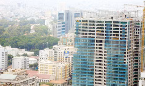 Nhà cao tầng mọc lên san sát ở khu vực trung tâm. Nhà cao tầng mọc lên san sát ở khu vực trung tâm.
