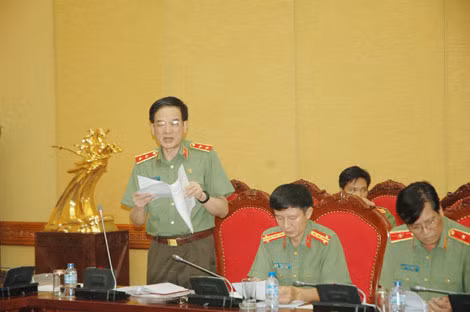 Trung tướng Nguyễn Văn Khảo, Cục trưởng Cục Phong trào toàn dân bảo vệ An ninh Tổ quốc trình bày nội dung dự thảo của Đề án.