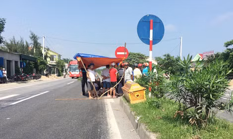 Hiện trường vụ tai nạn khiến anh Chung tử vong tại chỗ.