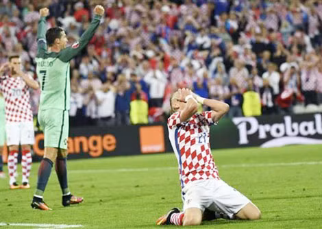 Croatia để thua Bồ Đào Nha sau pha lập công của Quaresma ở phút 117.