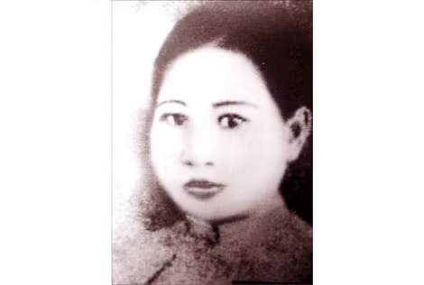 Nữ sỹ Manh Manh.
