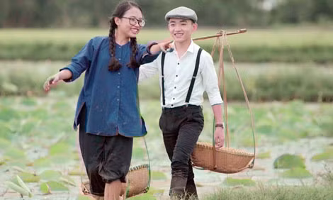 Phương Mỹ Chi và Trung Quang trong MV “Chờ người”.