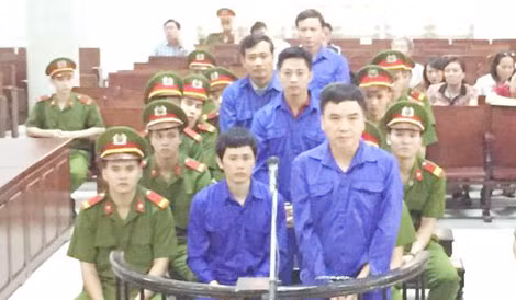 Các bị cáo tại phiên tòa sơ thẩm.
