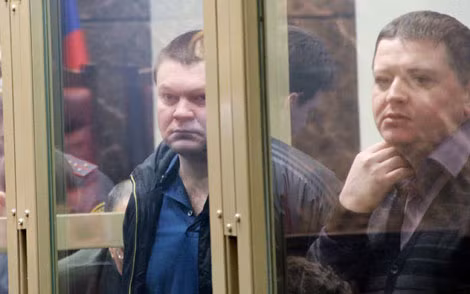 Sergey Tsapok (trái) và sát thủ Vyacheslav Tsepovyaz. Sergey Tsapok (trái) và sát thủ Vyacheslav Tsepovyaz.