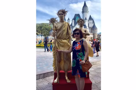 Nhân tượng người Nga thu hút khách du lịch ở Nha Trang.