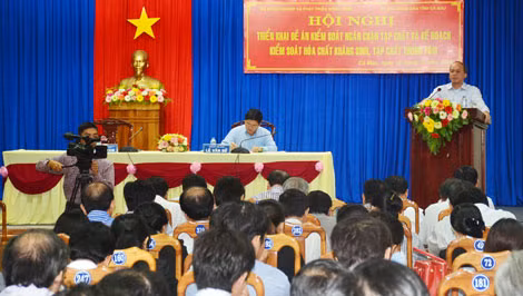 Các đại biểu tham dự hội nghị.