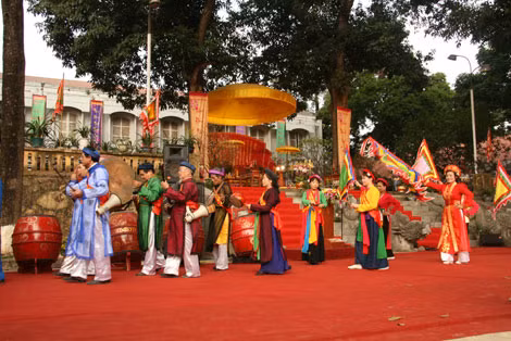 Mặt trước Nhà Con Rồng, hiện vẫn là nơi diễn ra nhiều hoạt động văn hóa, lịch sử quan trọng.