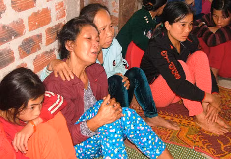 Nỗi đau tận cùng của những người phụ nữ khi bỗng dưng mất chồng, mất con.