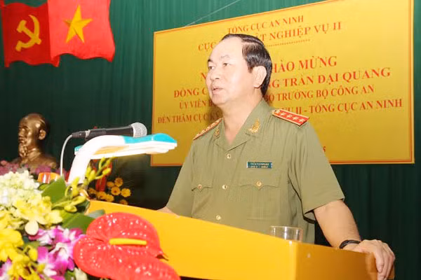 Bộ trưởng Trần Đại Quang phát biểu chúc mừng những chiến công, thành tích Cục Kỹ thuật nghiệp vụ II. Ảnh Việt Hưng.