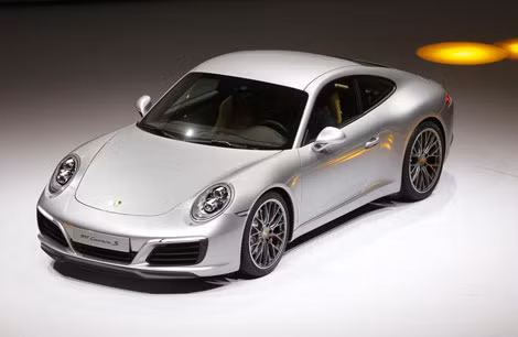 Phiên bản mới của mẫu xe thể thao huyền thoại Porsche 911 Carrera S cũng góp mặt tại triển lãm lần này.