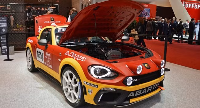 Chiếc Miata của hãng Fiat trông đầy hầm hố. Có thông tin cho thấy đây sẽ là một sản phẩm giành cho thị trường Mỹ của Fiat.