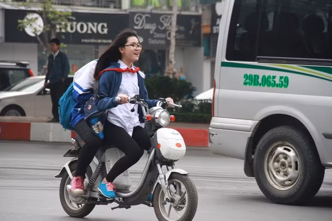 Nhiều trường hợp vi phạm thấy lực lượng CSGT làm việc đã trốn chạy.