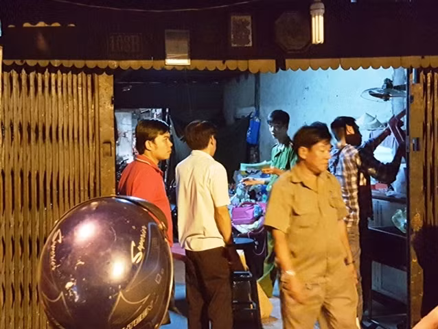 Kiểm tra các dấu vết trong căn nhà