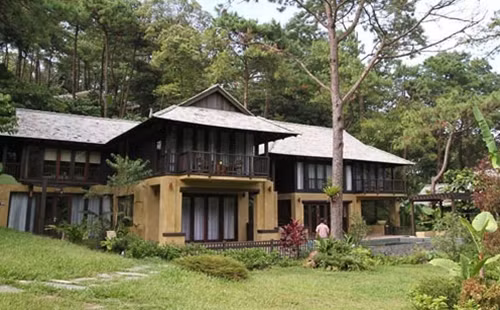 Resort xây trái phép tại vườn quốc gia Ba Vì đang gây bức xúc dư luận.
