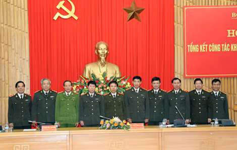 Thứ trưởng Bùi Văn Nam và Thứ trưởng Lê Quý Vương cùng các đại biểu tại Hội nghị.