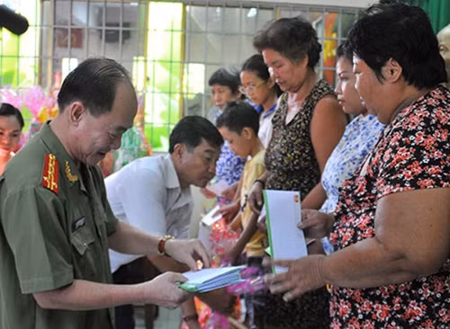 Mang yêu thương về với đất biển Kiên Giang ảnh 1