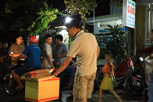 Thùng từ thiện hỗ trợ gia đình các nạn nhân.