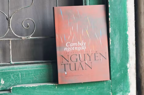 Tập truyện ngắn "Cạm bẫy ngọt ngào" gồm 15 truyện nhỏ xoay quanh những câu chuyện về cuộc đời.