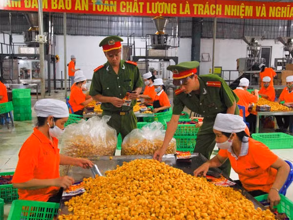 Kiểm tra an toàn thực phẩm.