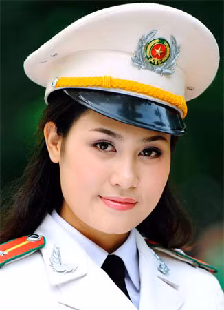 Chân dung nữ cảnh sát.