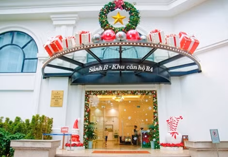 Royal City cũng không kém phần lộng lẫy.