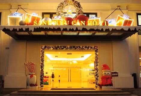 Sảnh các tòa căn hộ tại Times City được trang trí lộng lẫy đón Giáng sinh.