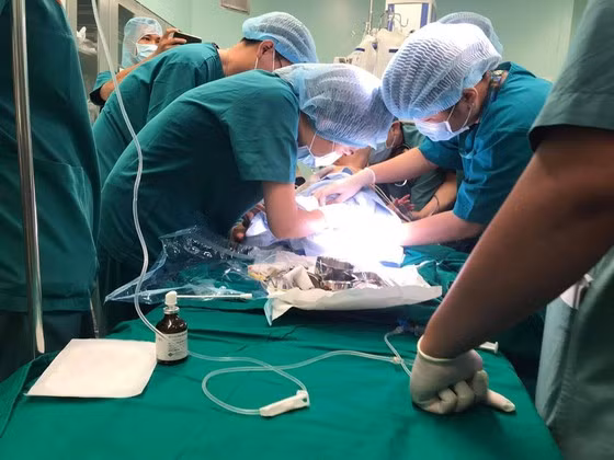 Ca mổ sẽ diễn ra đúng 12 giờ như dự kiến.
