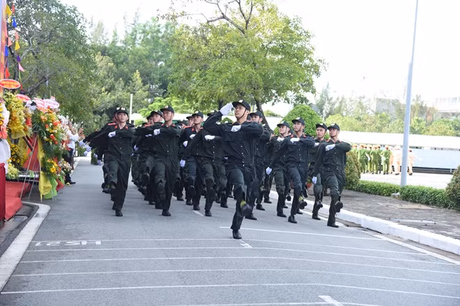 Những hình ảnh đẹp và trang nghiêm trong lễ Duyệt đội ngũ của trường ĐHCS ND.