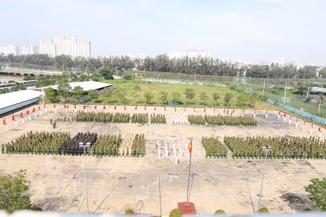 Toàn cảnh lễ khai giảng.