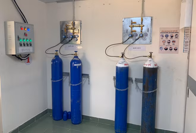 Các thiết bị được lắp đặt nhanh chóng, khẩn trương đủ tiêu chuẩn quốc tế trong điều trị cách ly với người nghi nhiễm và người dương tính với COVID-19