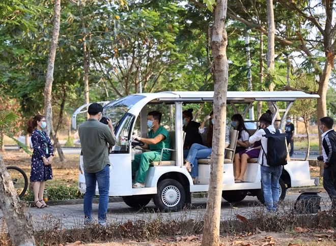 4 bệnh nhân đều có 3 lần kết quả âm tính với COVID-19 . Sức khoẻ ổn định khi xuất viện
