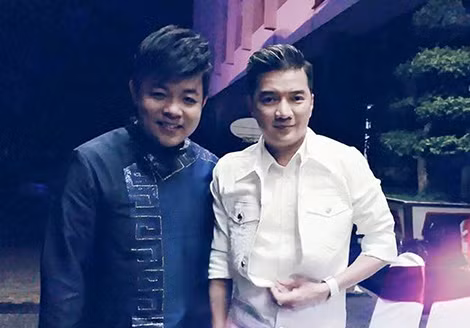 “Ông hoàng” Đàm Vĩnh Hưng và Quang Lê khi còn vui vẻ. “Ông hoàng” Đàm Vĩnh Hưng và Quang Lê khi còn vui vẻ.